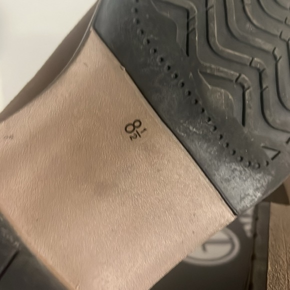 Golaiman  boots Like New Size 8.5 closet clean out sale. - Picture 9 of 12